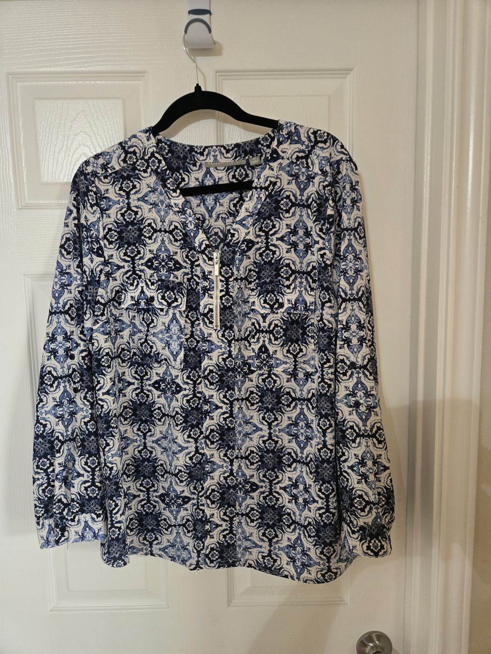 Women’s Blue and White Printed Long-Sleeve Blouse